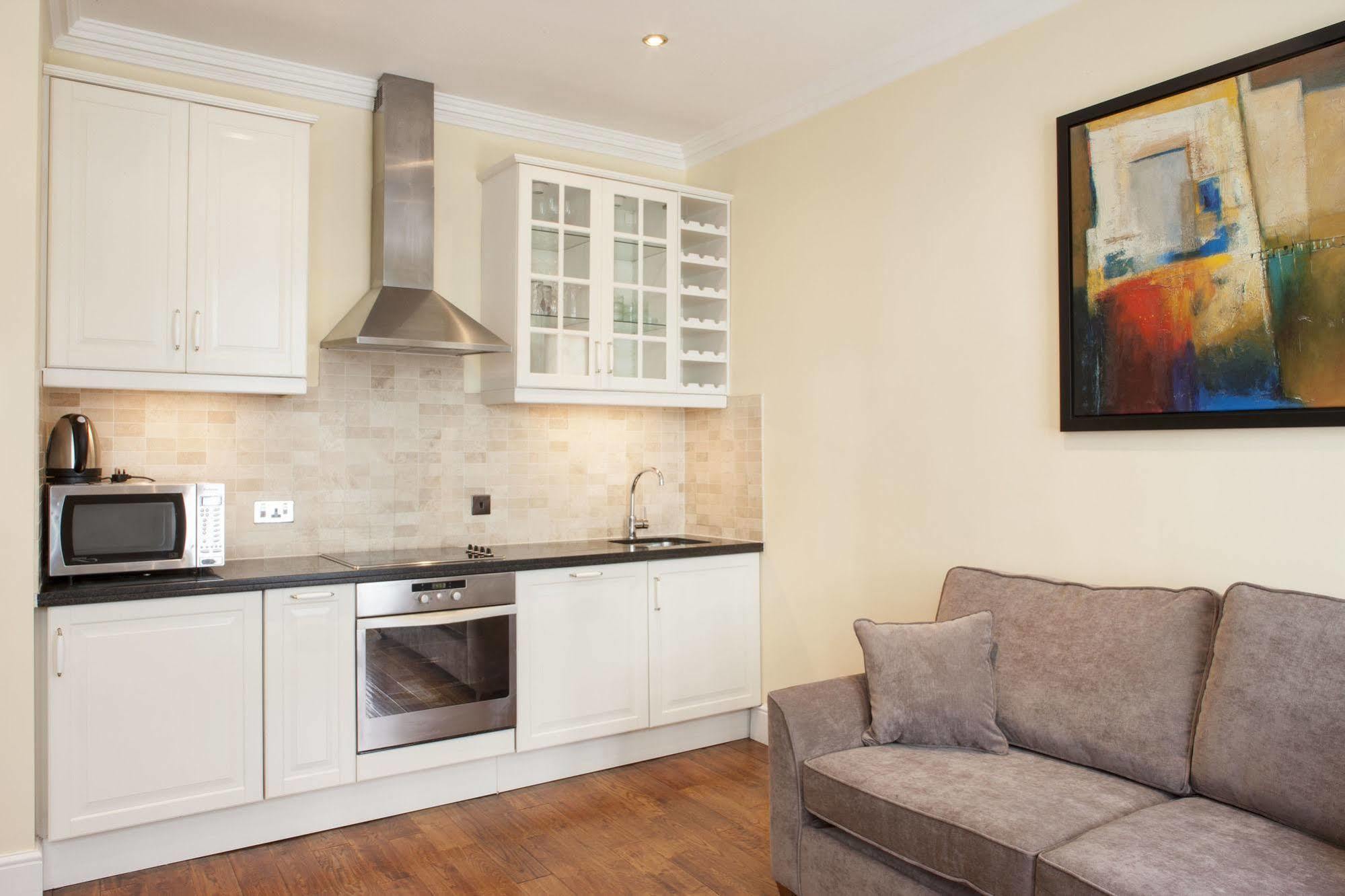 Piccadilly Circus Apartments London Exterior photo