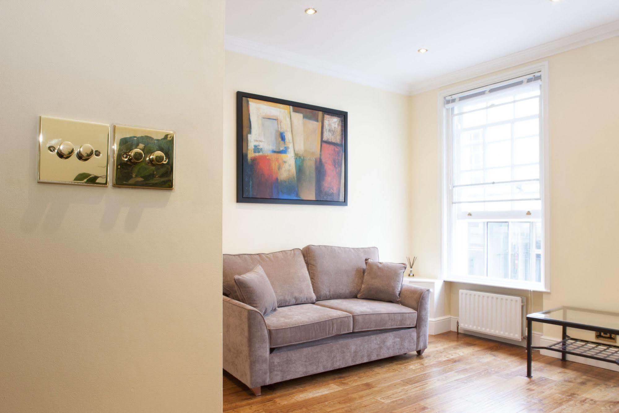 Piccadilly Circus Apartments London Exterior photo
